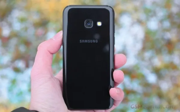 Обзор Samsung Galaxy A3 (2017) — Внешний вид. 5