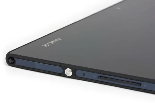 Αριστερή άκρη του Sony Xperia Tablet Z