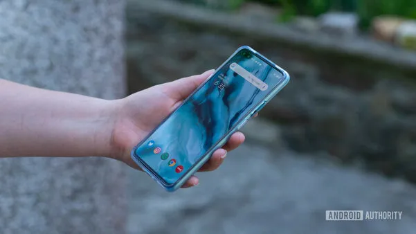 Обзор OnePlus Nord: новый смартфон выглядит очень знакомо - Корпус и внешний вид. 3