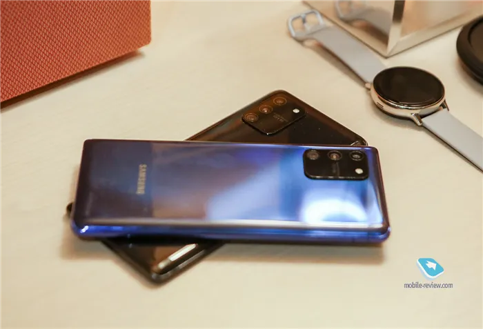 Первый взгляд на Samsung Galaxy S10 Light (SM-G770F)