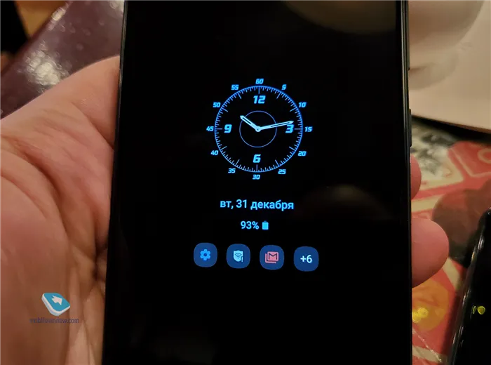 Первый взгляд на Samsung Galaxy S10 Light (SM-G770F)