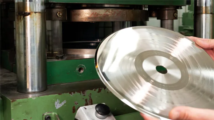 Как производить виниловые диски. Каждый шаг влияет на качество диска