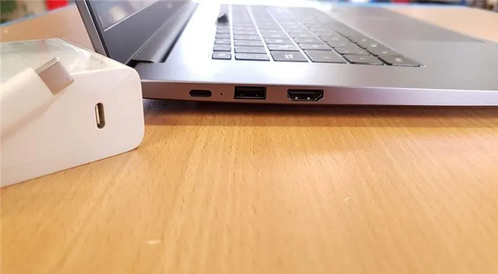 Порт USB-C предназначен для зарядки и №1.