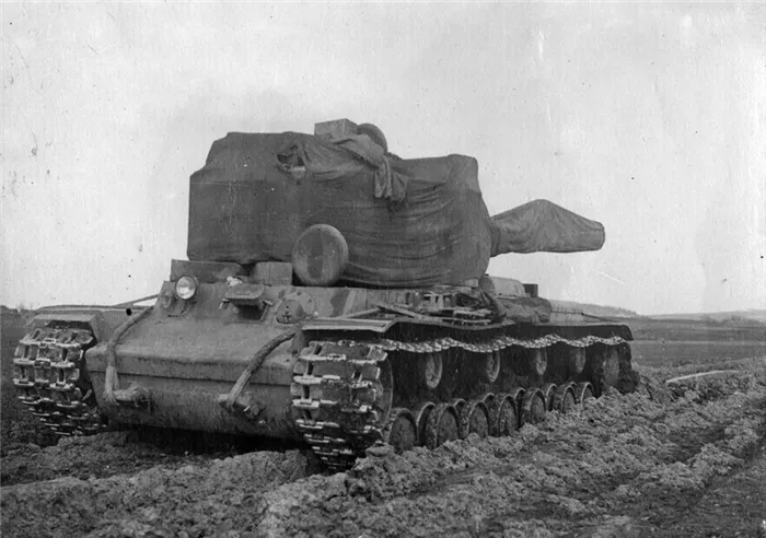 Испытания танка на внедорожной трассе Т-220. По секретным причинам башня была закрыта - Экспериментальные танки с боевой биографией| warspot.ru
