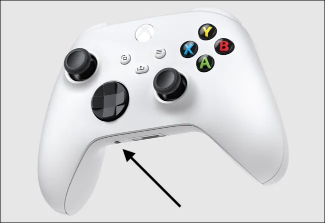 Расположение аудиоразъема на контроллере Xbox Series X | S